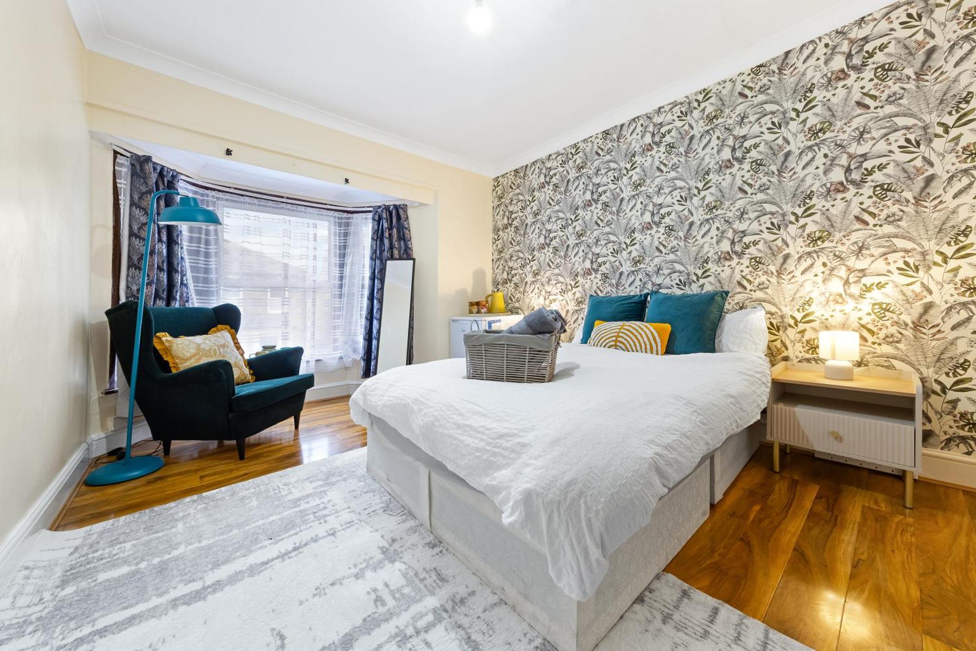 Gasthuis Chic Private Bedroom In Near Tube - Bedroom1 *
